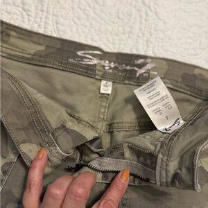 Seven7 Olive Camouflage shorts